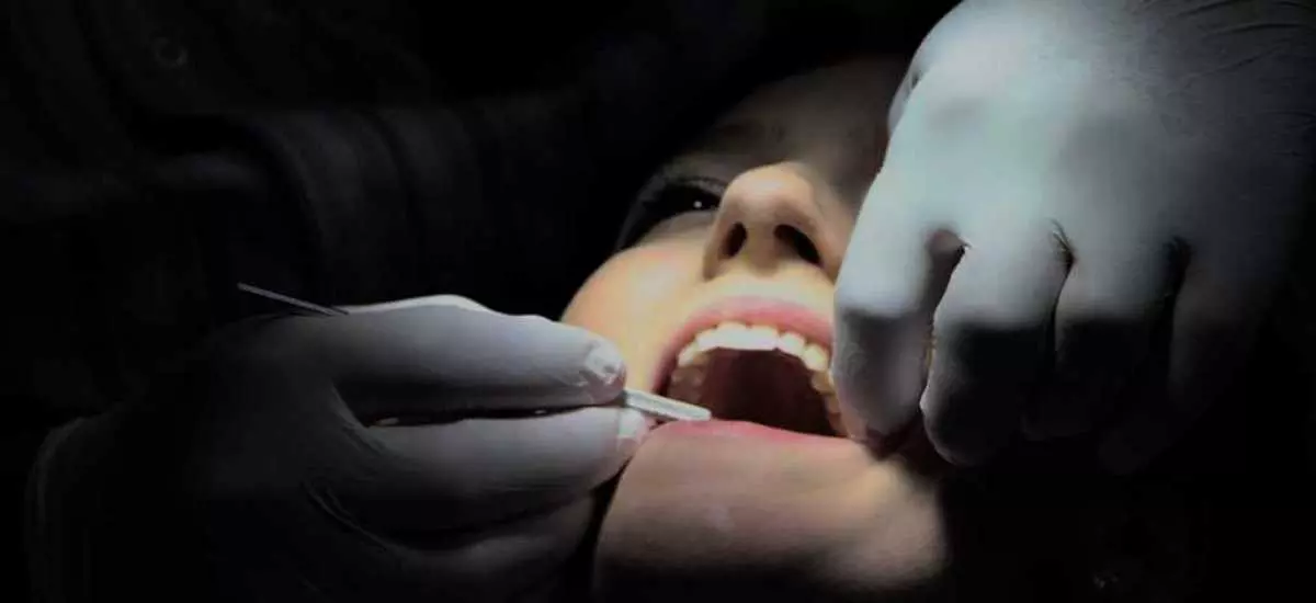 Zabiegi stomatologii estetycznej, gabinet dentystyki Denatal Pearl